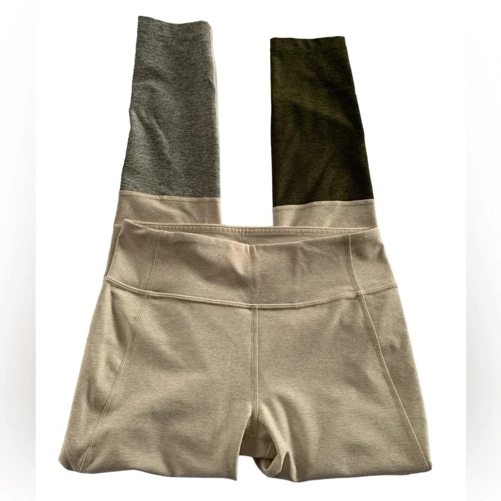 Outdoor Voices 7/8 Dipped Warmup Leggings Size Small Oatmeal, Moss and Fog